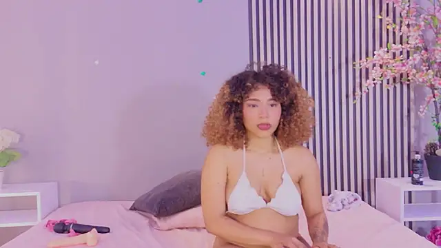 AdeleRouss webcam