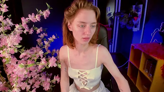Pretty_Victoria live cam on StripChat