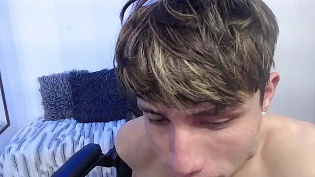 Yao_23 live cam on StripChat