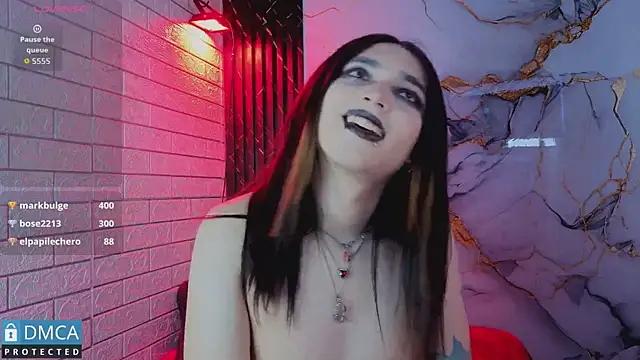 MaeveKuro webcam