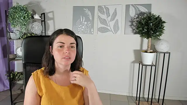 MartaEdams live cam on StripChat