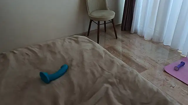 LunaLeonCoupleWife webcam