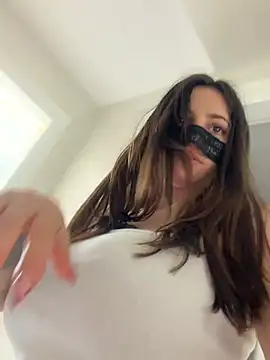 KnellForQueen webcam