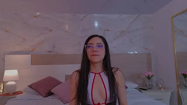 LaraOcampo live cam on StripChat