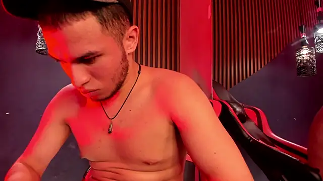 TomasDuquee live cam on StripChat