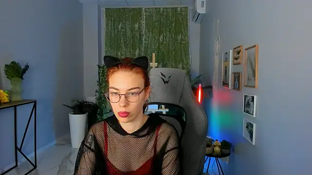 SeraphineDuskryn webcam