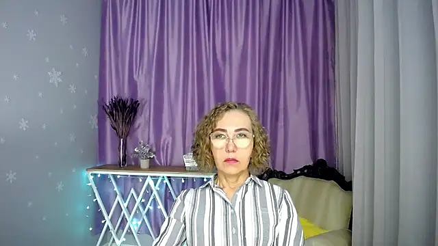 queen_a_n_i live cam on StripChat