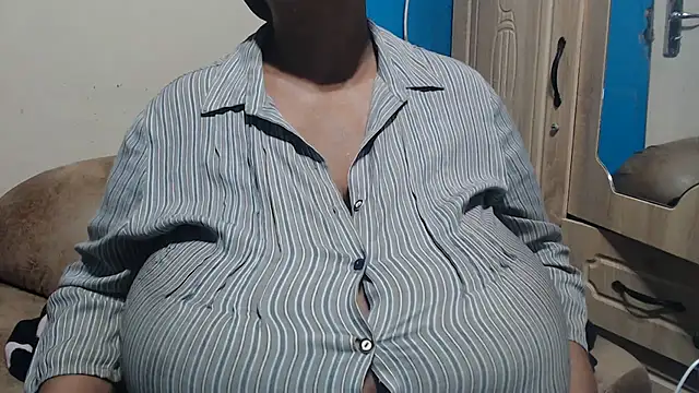 CUTEFIRMMELONSS webcam
