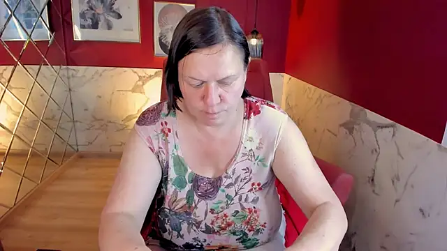 KellyPerfection webcam
