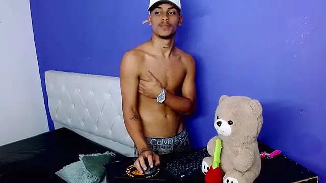 Angel_foxc13 webcam