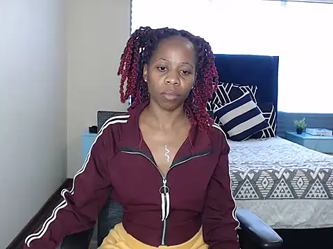 QUEENMANDYY