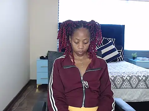 QUEENMANDYY