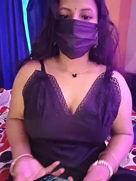 hot_alicee (F young) - boob show