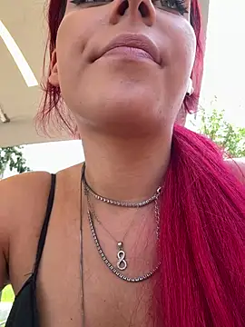 RiriRoseey webcam