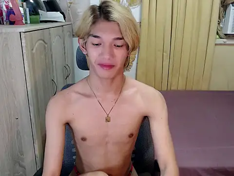 urasian_john18 webcam