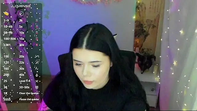 Mona_Esty webcam