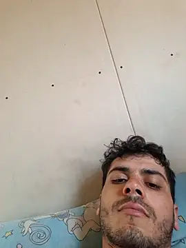 Handsomeboy3344 webcam