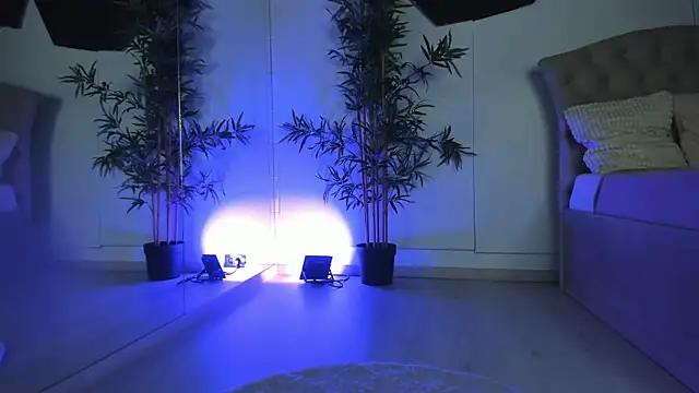 MiaHartx webcam