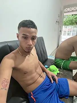 friends_lust_latin webcam