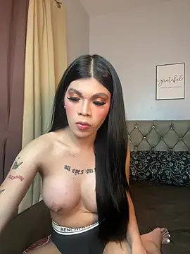 DanikaLovve webcam