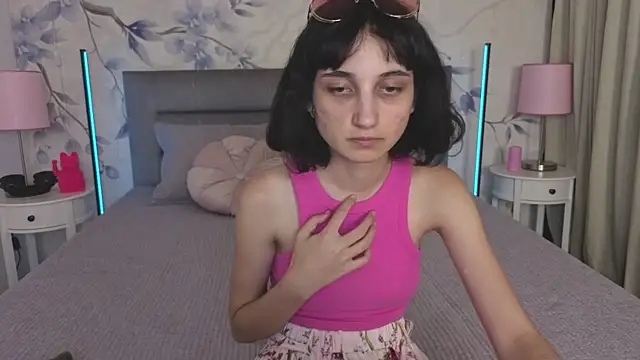 Little_zoi live cam on StripChat