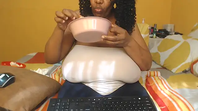 bustykelly webcam