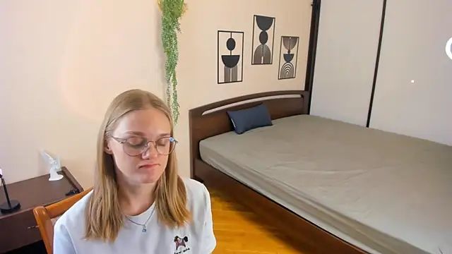 FemMantis live cam on StripChat
