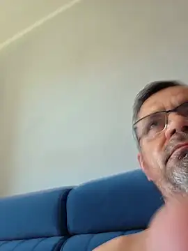 Axer1960 live cam on StripChat
