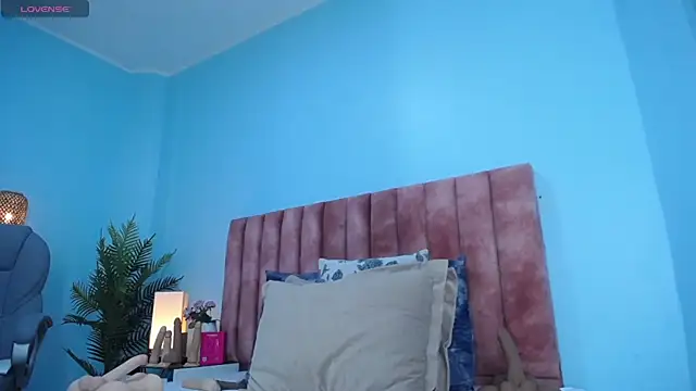 nana_levy webcam