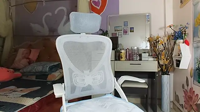 lyly_asian webcam