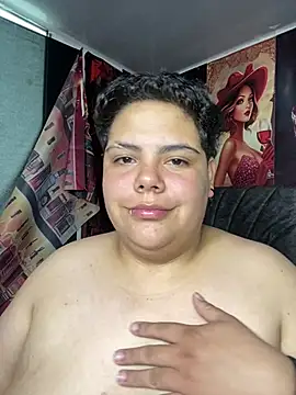 Hailey_Curvy webcam