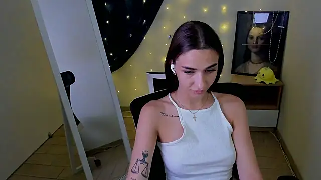 Bella_Night4 webcam