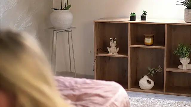 CassieMiles webcam