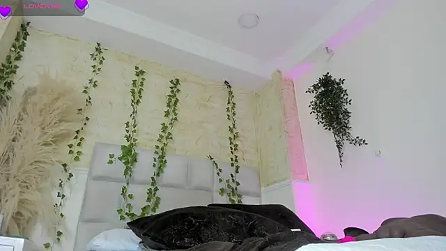 AlondraSoomer webcam