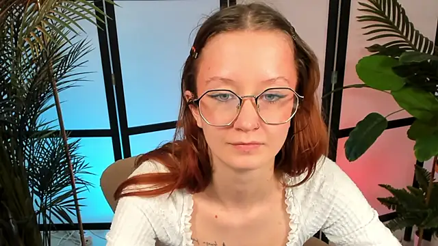 AmelieViolet webcam