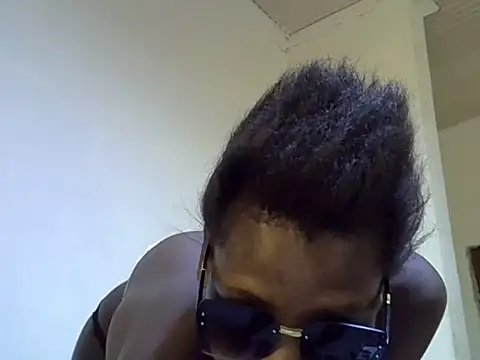 cute_aliyah webcam