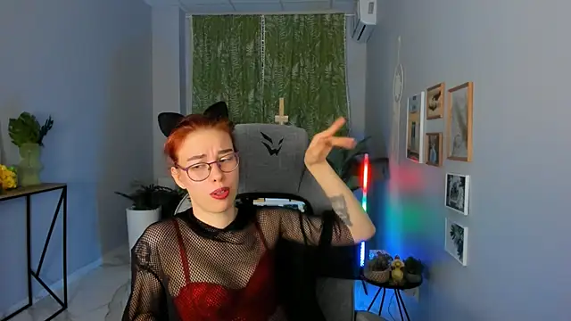 SeraphineDuskryn webcam