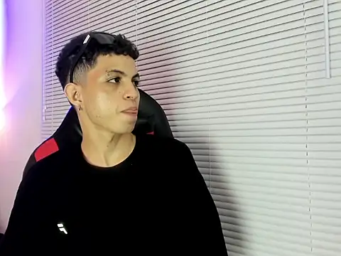 cameron_lux77