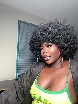 WomanNextdoor1 webcam