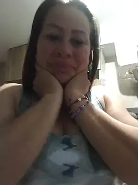 Watch LaraCaliente live on EroticFlix - High definition streams