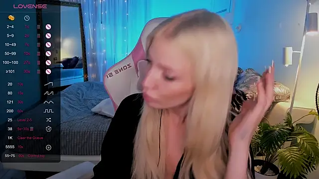 AnyaTaylor_ webcam