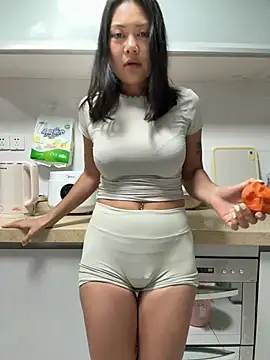 ruanruan05 (F young) - Fuck with dildo
