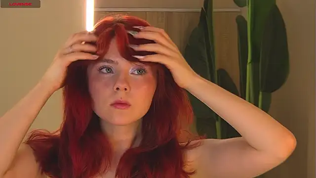 Nora__Ray webcam