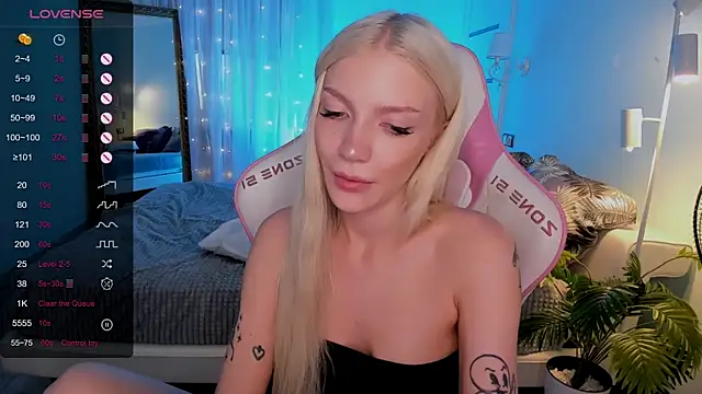 AnyaTaylor_ live cam on StripChat