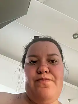 SunnyLeila2101 webcam