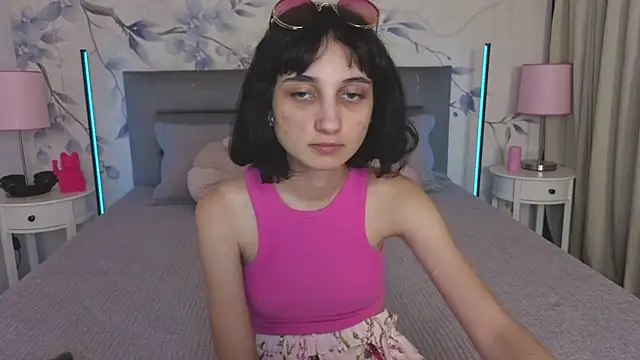 Little_zoi webcam