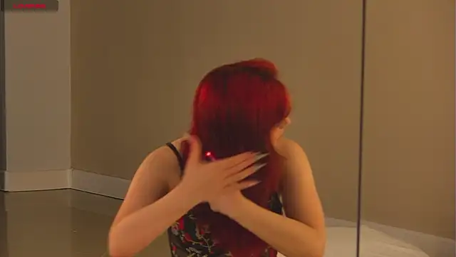 Nora__Ray webcam