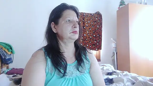 ExtasyMature live cam on StripChat
