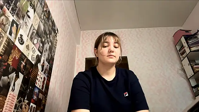 JanineThielman live cam on StripChat