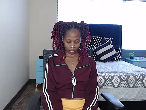 QUEENMANDYY